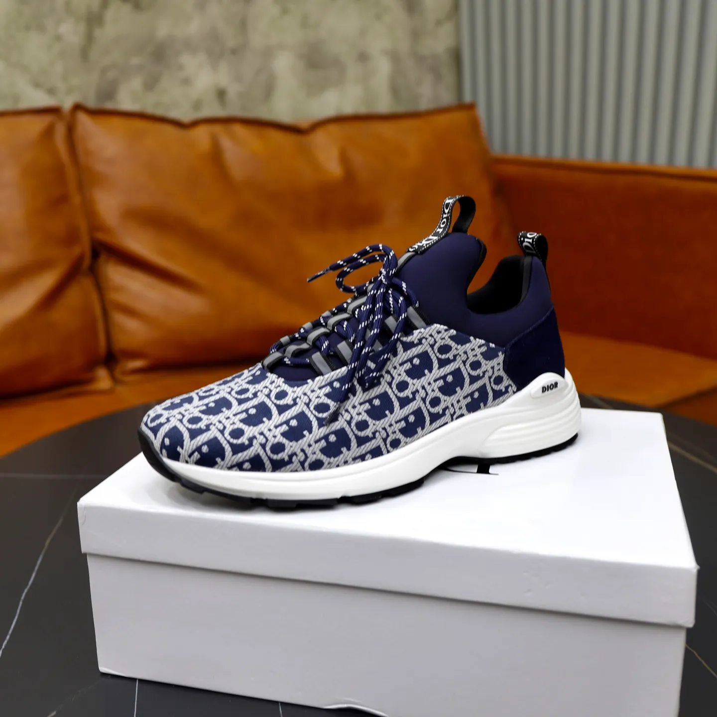 Ex-factory price: 440💰🙅‍♂️🙅‍♂️🙅‍♂️ Brand: Dior DIOR Standard code: 38-44 (45 customized) Grade: Same as the official website Material: Original material splicing Comfortable and breathable lining Lightweight and wear-resistant sports outsole Style category: Men's fashionable casual shoes Running sneakers Distinguished luxury brand elements Top luxury Color: actual picture color
